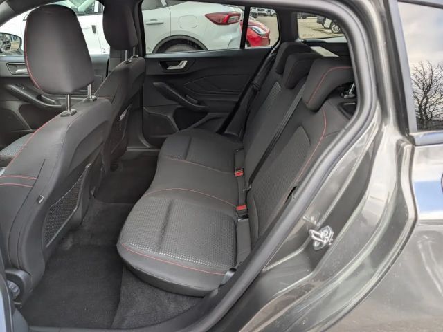 Ford Focus ST Line Wagon