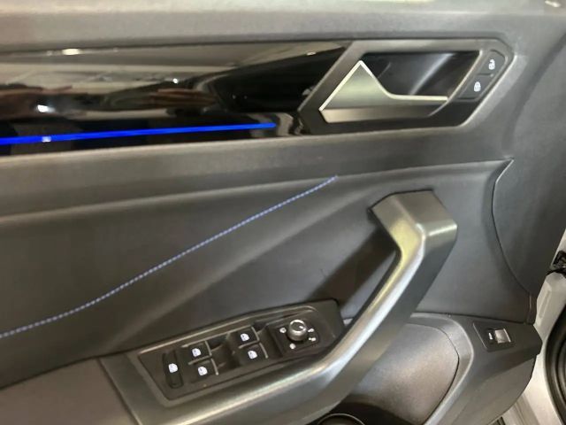 Volkswagen T-Roc 2.0 4M BLACKSTYLE IQLIGHT+PANO+KAMERA+AKRA