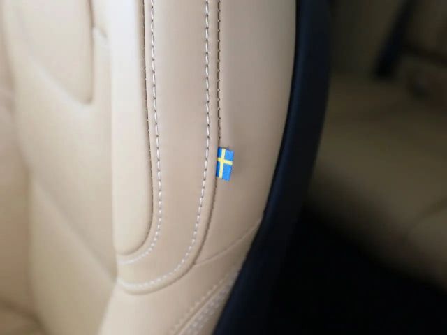 Volvo V60 Dark Ultra