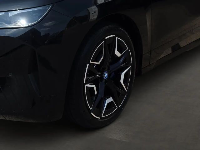 BMW iX xDrive50