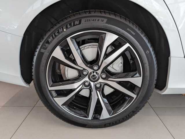 Volvo V60 Dark Hybrid Plus