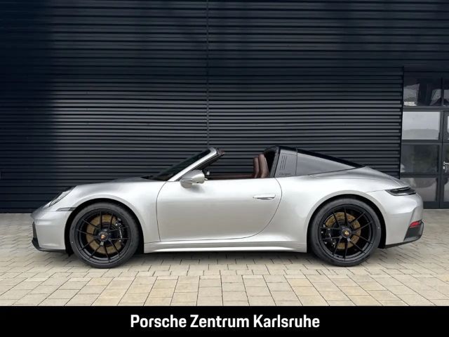 Porsche 992 4 Coupé GTS Targa