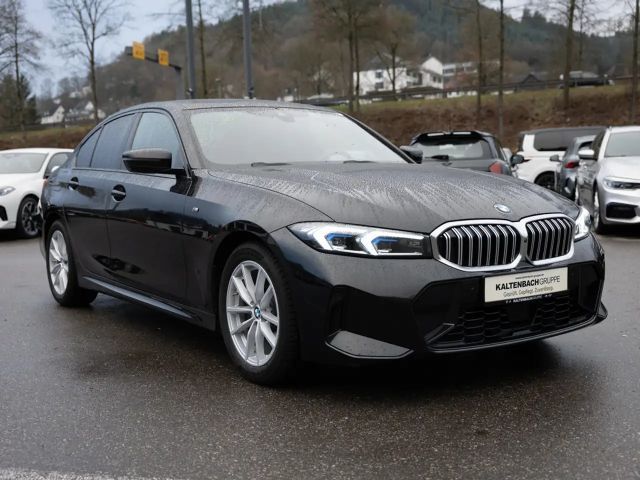 BMW 320 320i M-Sport Sedan