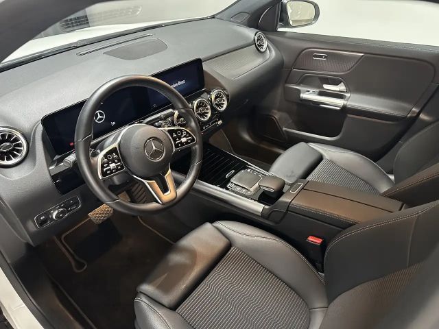 Mercedes-Benz GLA 200 Progressive