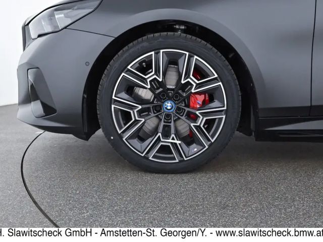 BMW i5 Sedan