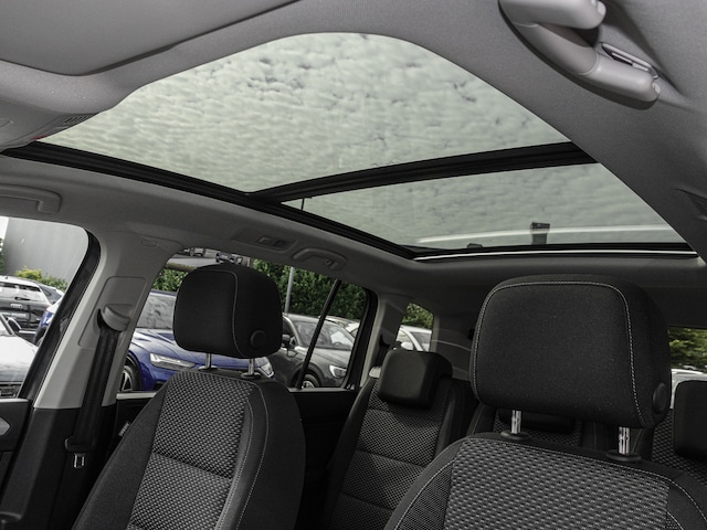 Volkswagen Touran 1.5 TSI DSG