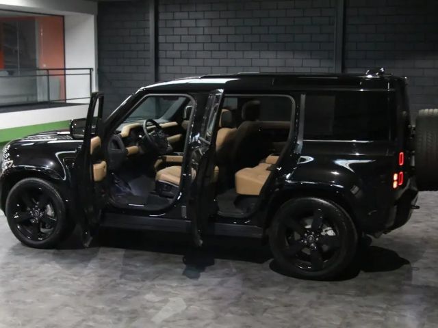Land Rover Defender 110 D300 Dynamic HSE