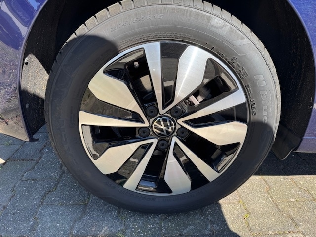 Volkswagen Golf eTSI "Move" DSG NP: 39.000 €