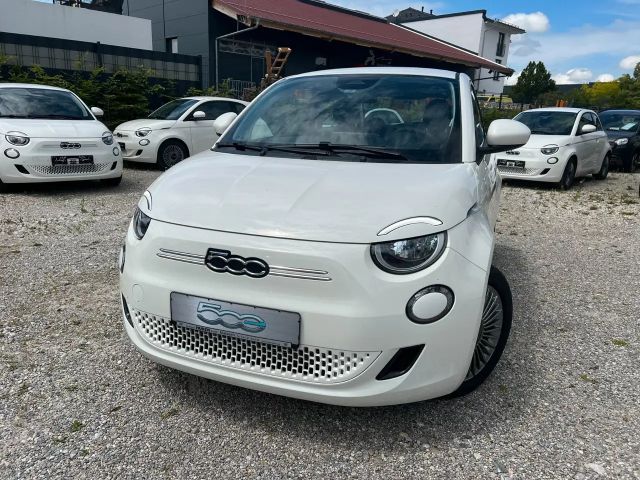 Fiat 500e MY23 16" AppleCarplay Klima