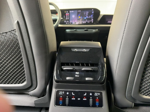 Audi A6 Avant Quattro S-Tronic