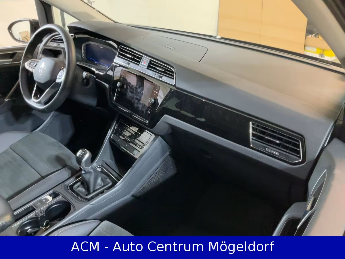 Volkswagen Touran 1.5 TSI Highline IQ.Drive
