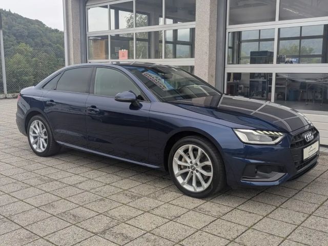 Audi A4 40 TDI Business Sedan