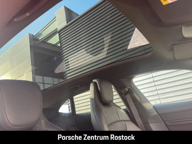 Porsche Taycan Black Edition Sport Turismo