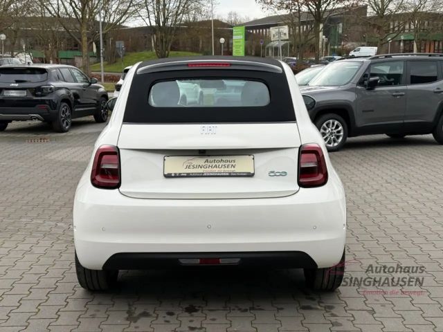 Fiat 500e +Rückfahrkam.+Klimaaut.+Keyless+Tempomat