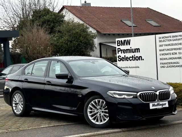 BMW 530 530e M-Sport Sedan