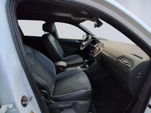 Volkswagen Tiguan 1.5 TSI DSG R-Line