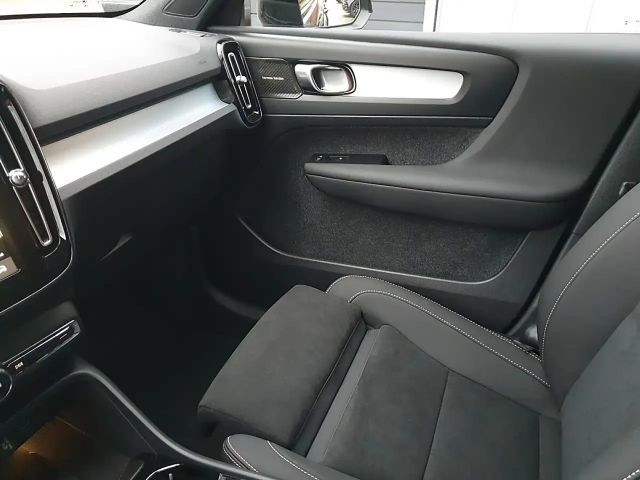 Volvo XC40 Dark Plus