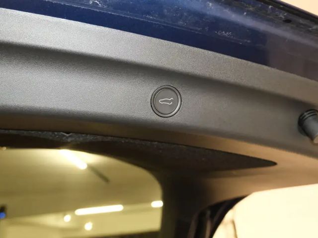 Tesla Model Y AWD Performance