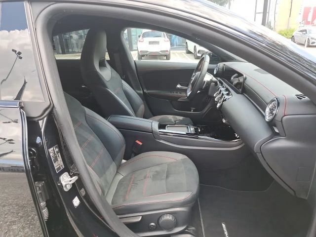 Mercedes-Benz CLA 200 Coupé Premium