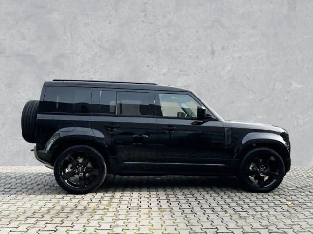 Land Rover Defender 110 D250 Dynamic SE