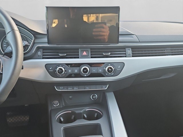 Audi A4 40 TFSI Avant S-Tronic