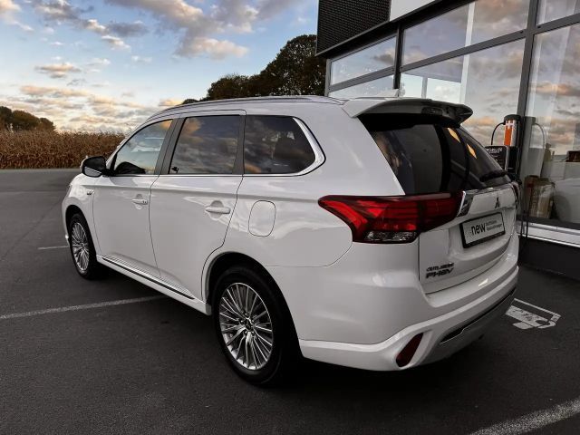 Mitsubishi Outlander 4WD PHEV