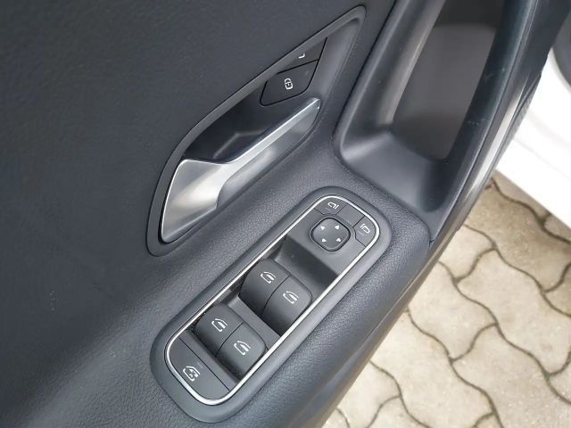 Mercedes-Benz A 180 A 180 d Style