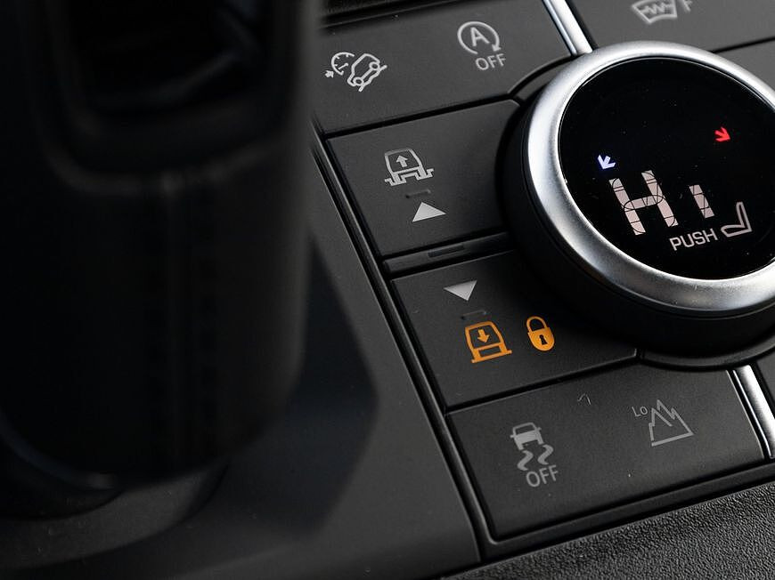 Land Rover Defender 110 Dynamic SE