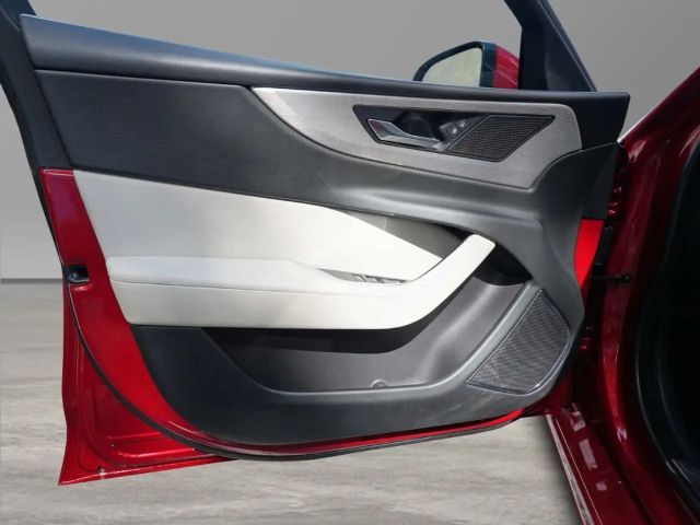 Jaguar XE D200 R-Dynamic S