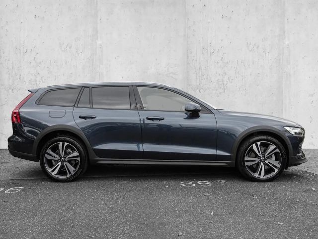 Volvo V60 AWD Plus