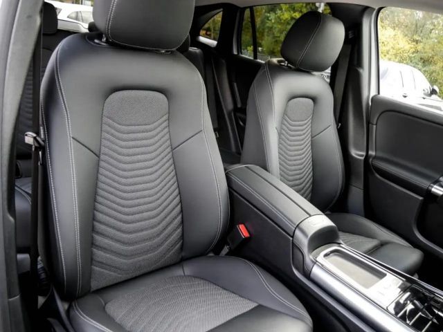 Mercedes-Benz GLA 200 GLA 200 d Progressive