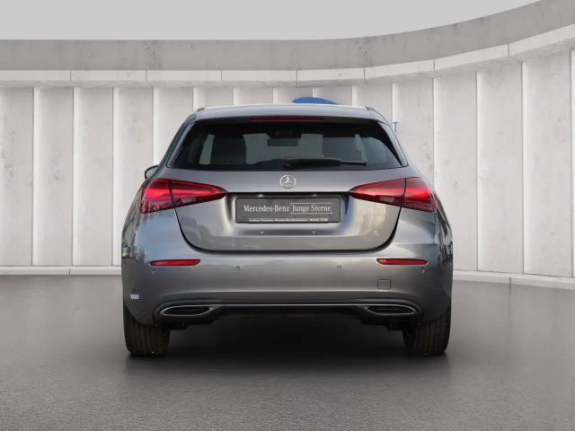 Mercedes-Benz A 180 Hatchback Progressive