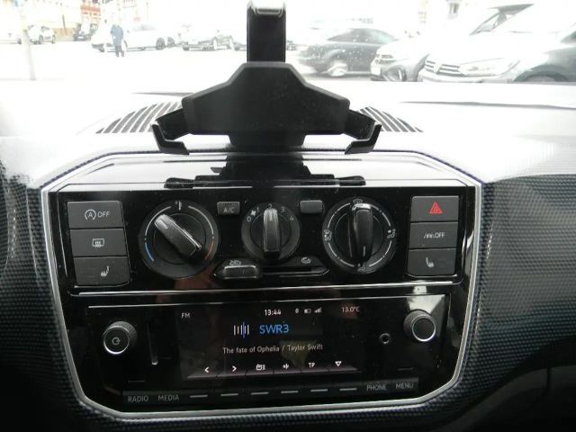 Volkswagen up! Move Move up!