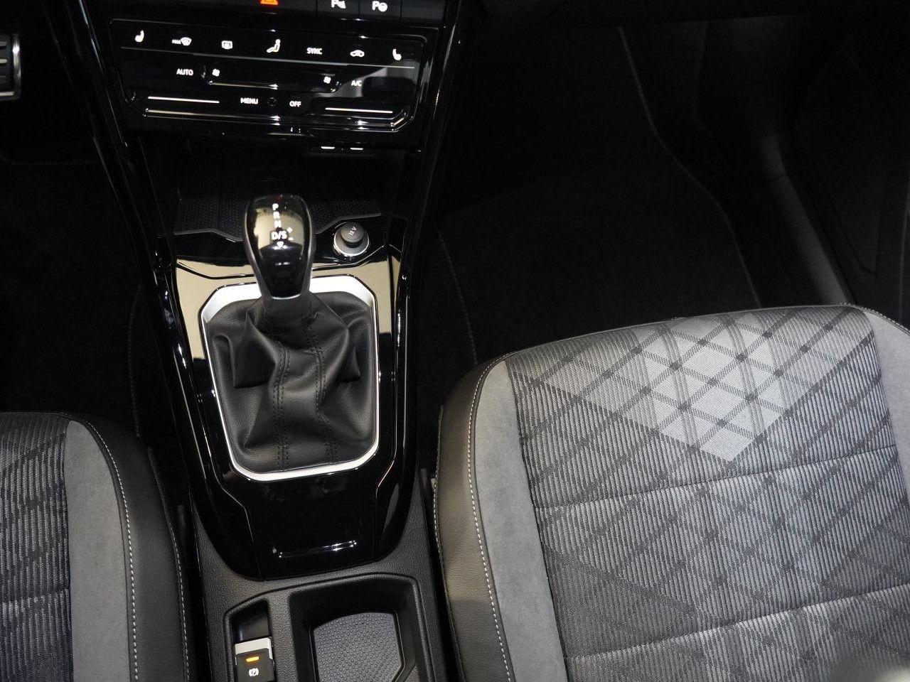 Volkswagen T-Roc DSG R-Line Style