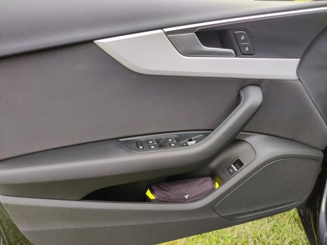 Audi A4 35 TFSI Ambiente S-Tronic