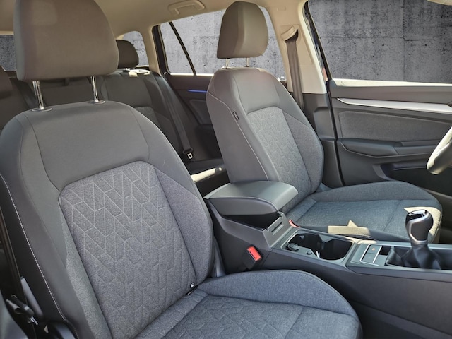 Volkswagen Golf Life Variant