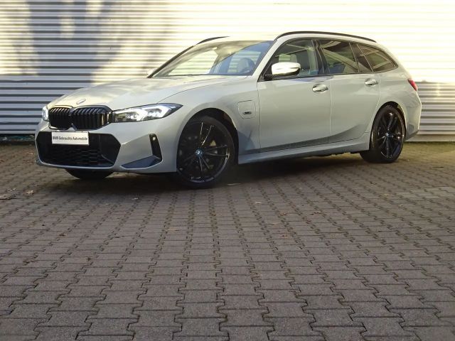 BMW 330 330e M-Sport Touring xDrive