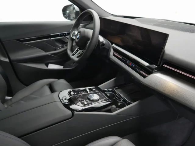 BMW 540 540XDRIVE - FROZEN GREY - MEGA