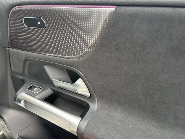 Mercedes-Benz EQB 300 4MATIC AMG Line