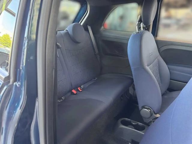 Fiat 500 1.0 Hybrid Club,  PDC, Klima, Tempomat,