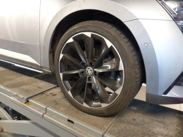 Skoda Superb 1.4 TSI Combi Sportline iV