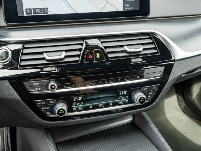 BMW 520 520d M-Sport Touring