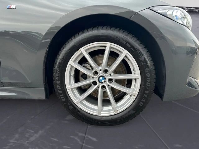 BMW 320 320i M-Sport Sedan