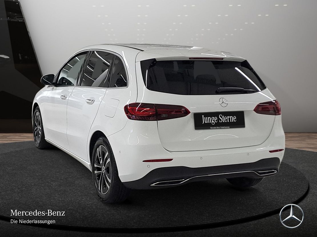 Mercedes-Benz B 200 Sedan