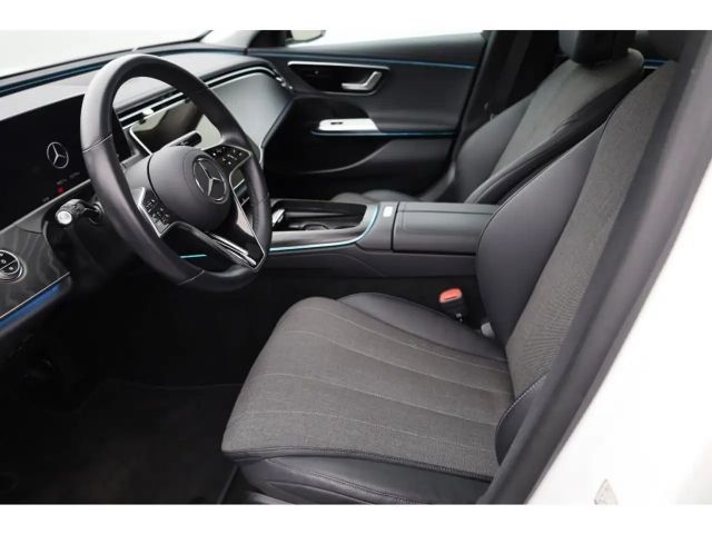 Mercedes-Benz E 220 AVANTGARDE E 220 d Sedan