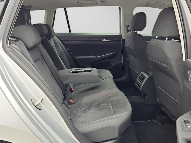 Volkswagen Golf 2.0 TDI DSG Style Variant