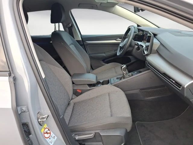 Volkswagen Golf Life Variant