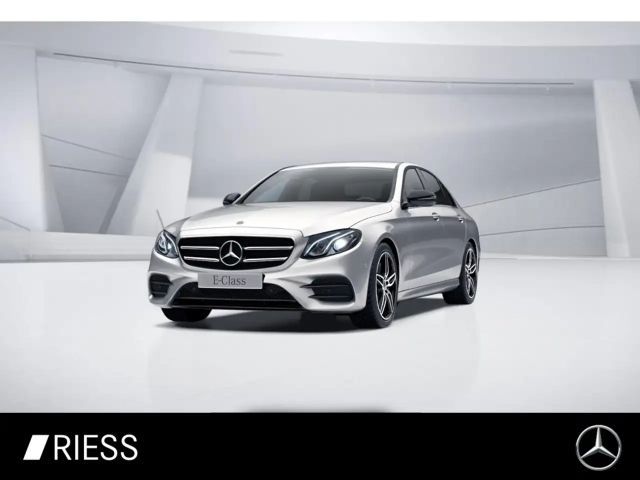 Mercedes-Benz E 300 AMG Line Sedan
