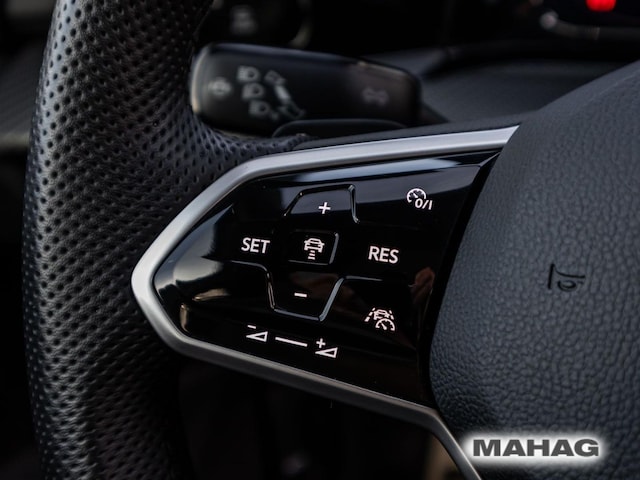 Volkswagen Golf 2.0 TSI DSG Golf VIII R-Line