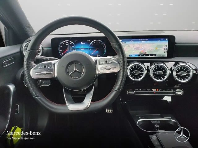 Mercedes-Benz A 250 A 250 e AMG Line